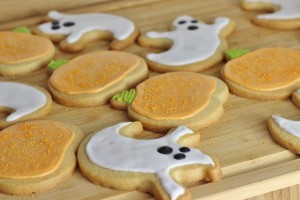 Halloween Ginger Sugar Cookie Recipe, pumpkin sugar cookies, ghost sugar cookies, halloween sugar cookies