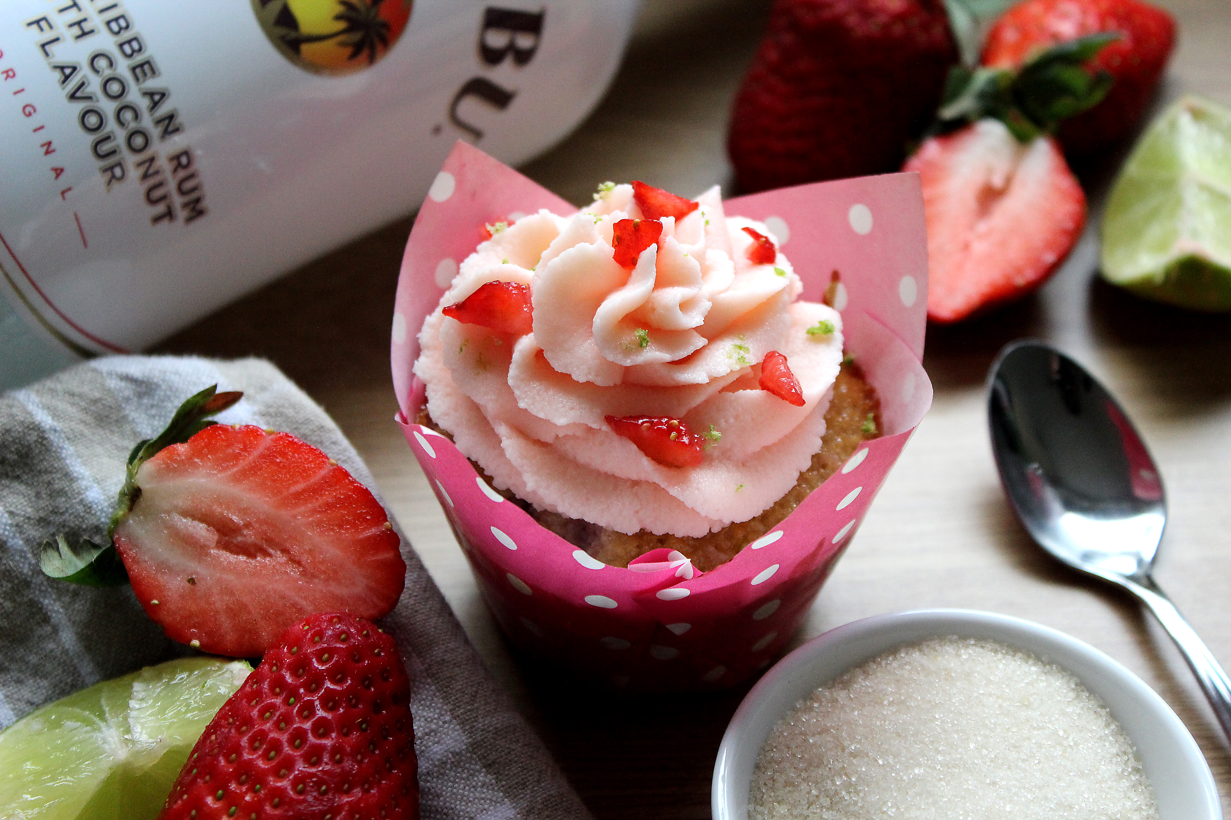Strawberry Daiquiri Cupcakes with Malibu xameliax